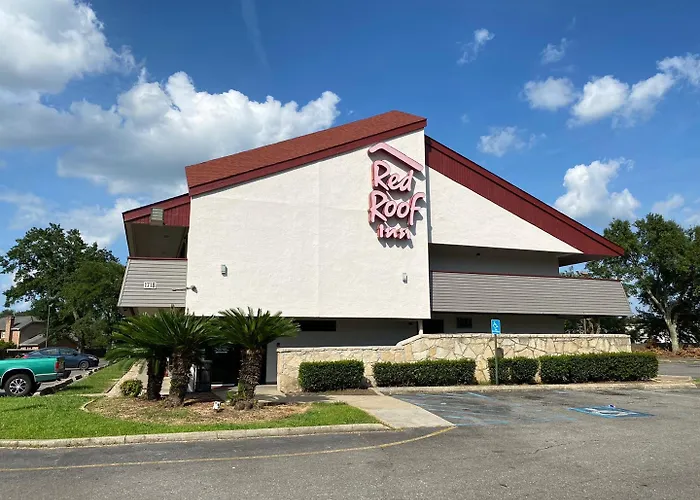 Red Roof Inn , La